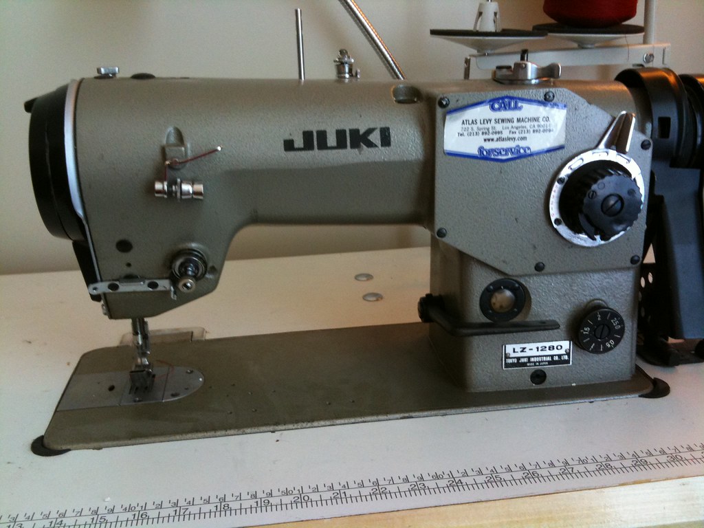 JUKI LZ2280 ZIG ZAG Steve MacDonald Flickr