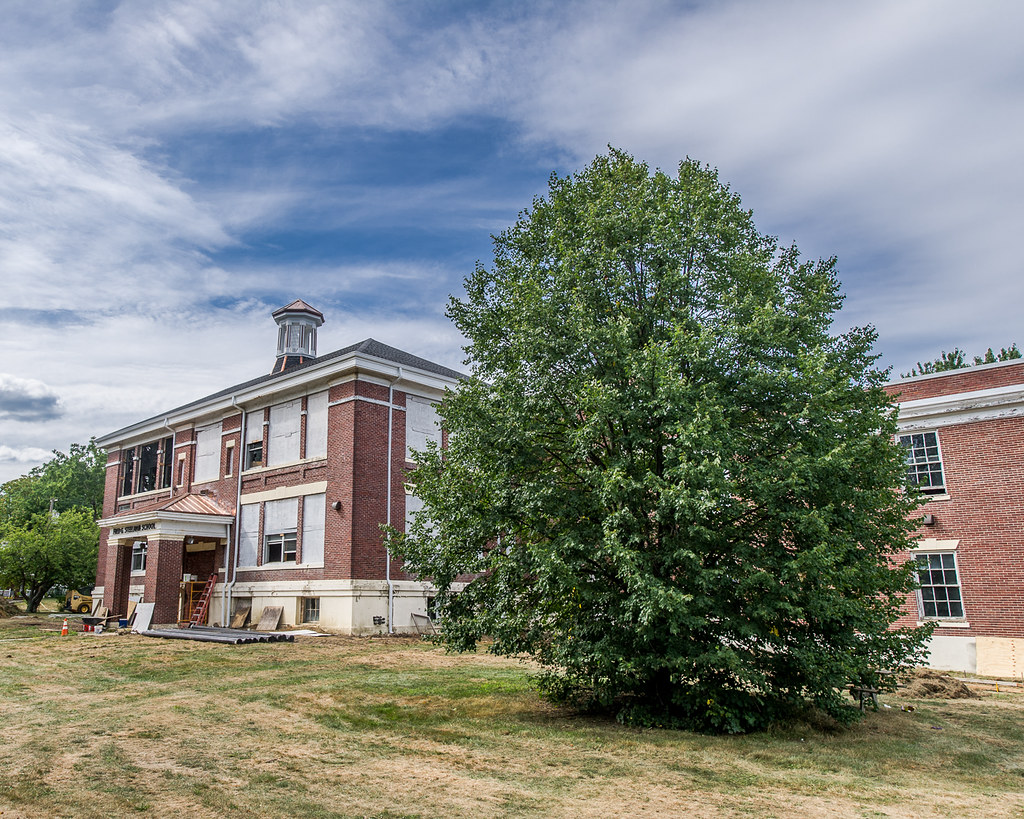 Voyagers' Community School (Steelman School Building), Eatontown, New