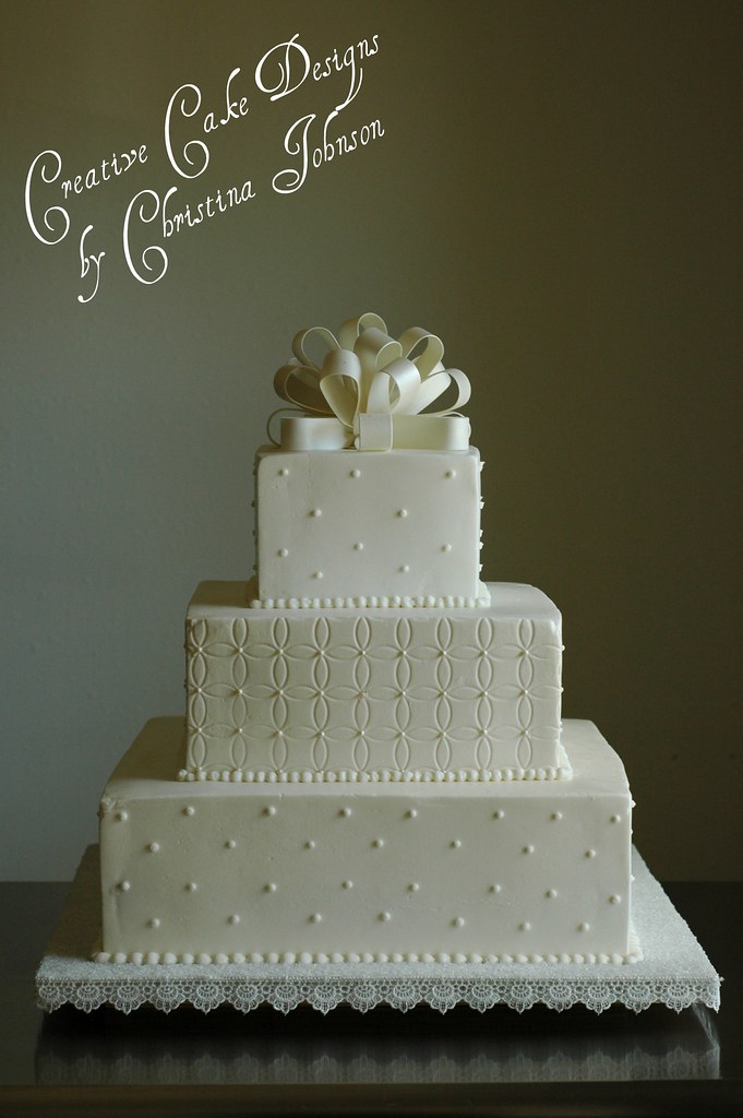 Simple and elegant Buttercream square Wedding Cake. Christina Flickr