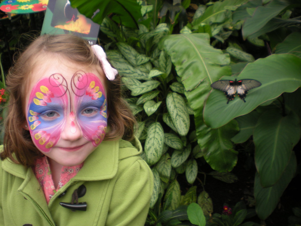 Scarlett in the Butterfly House, London Zoo Curmo Flickr