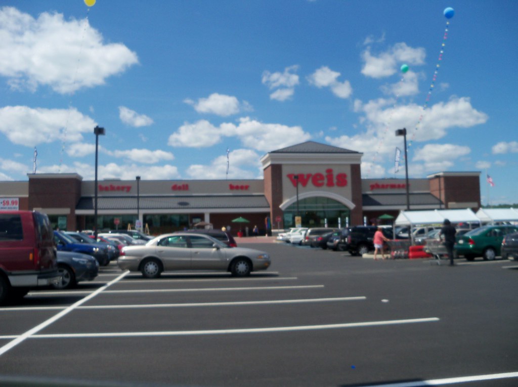 Weis Easton, PA (Forks Township) 3825 Sullivan Trail; th… Flickr