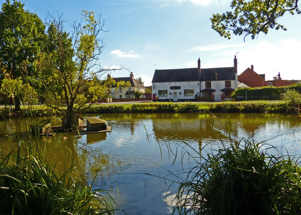 Hanley Swan, Worcestershire The duck pond in the centre of… Flickr