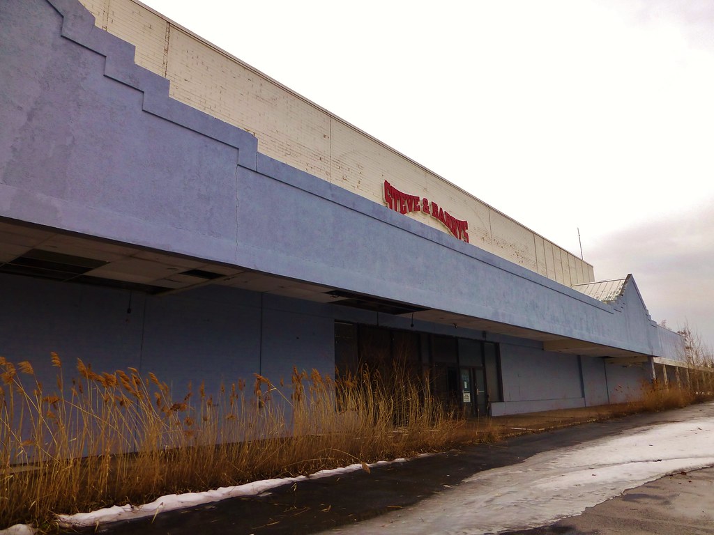 Nature VS. abandoned big box store a photo on Flickriver