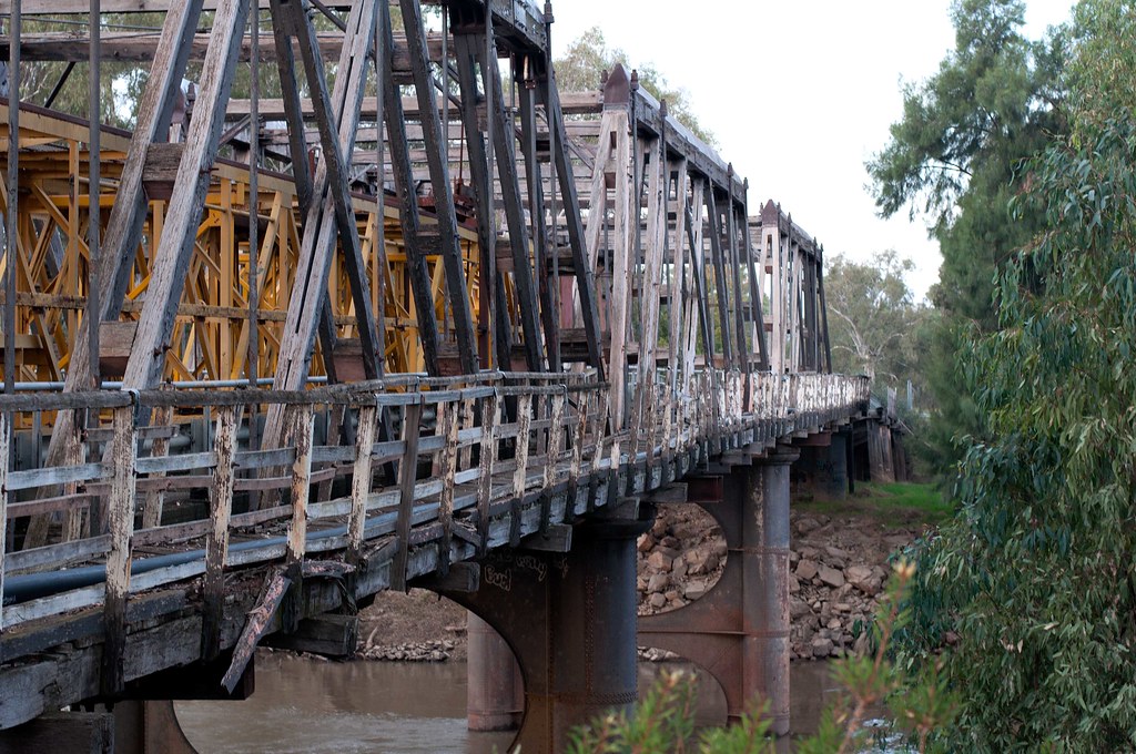 Hampden Bridge Wagga Wagga (1) Hampden Bridge is a woode… Flickr