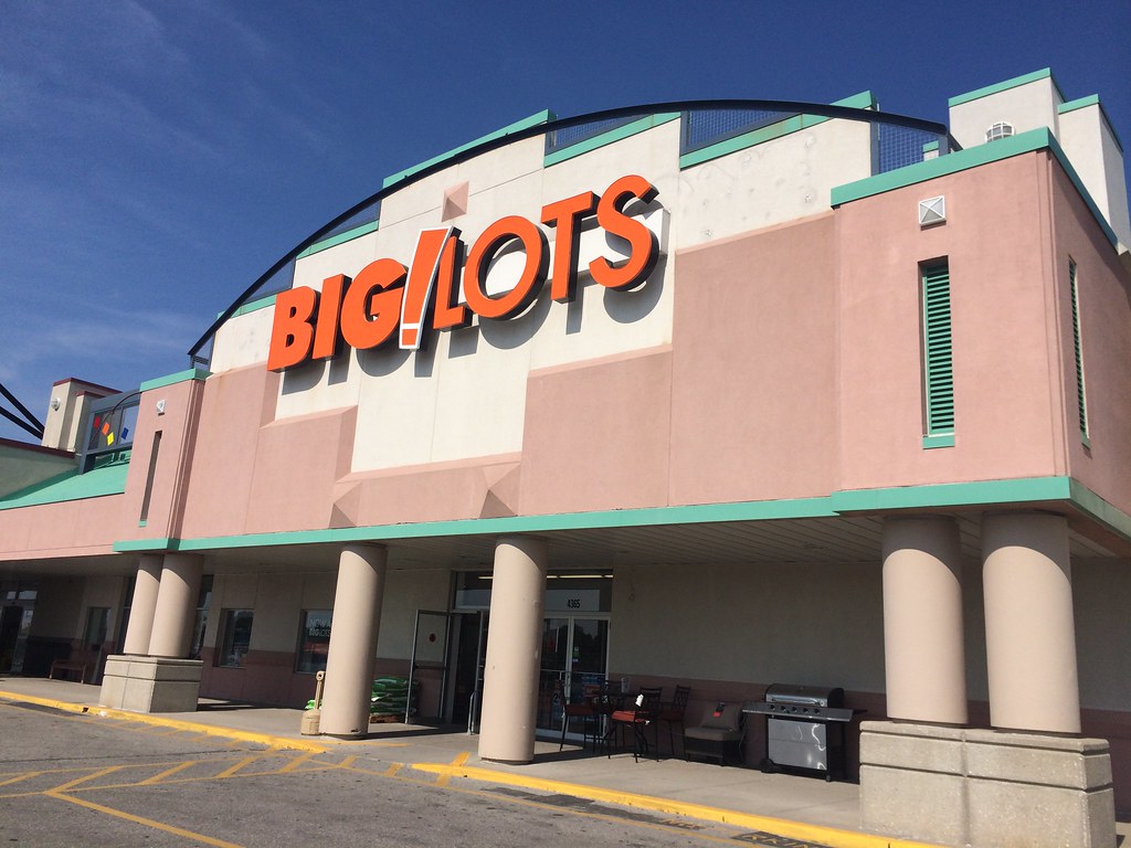 Big Lots Merle Hay Road Des Moines, Iowa a photo on Flickriver