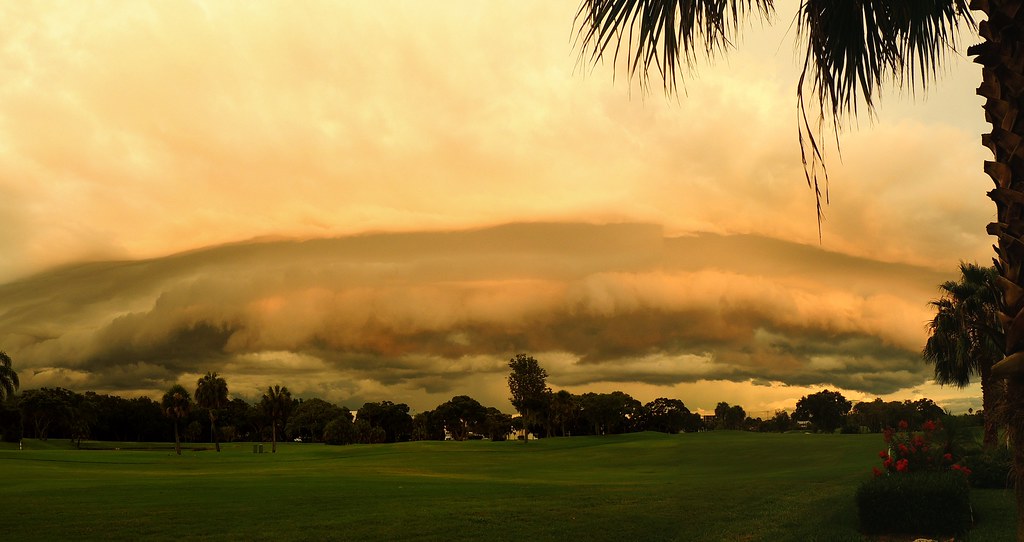 Yellow Storm Summer storm cell over east Bradenton. Braden… Flickr