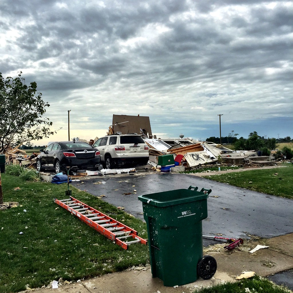 Coal City, Illinois Tornado aftermath 6/22/2015 photo 4 life Flickr
