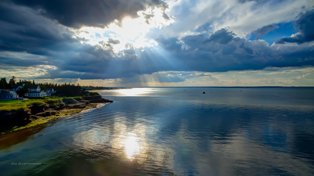 The Bay at Sunset Sun setting over Shediac Bay in New Brun… Flickr