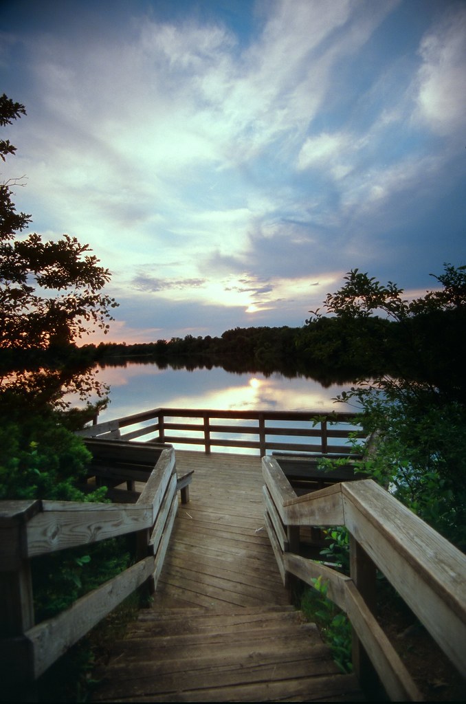 Kent Lake Overlook The overlook at Kent Lake, in Island La… Flickr