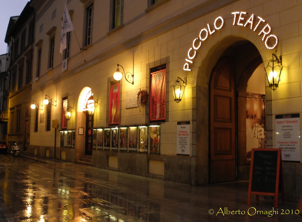 Piccolo teatro Il piccolo teatro di via Dante/Rovello. www… Flickr