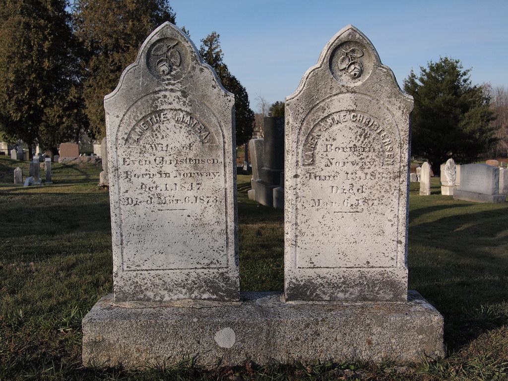 Gravestones Gravestones of the two Smuttynose murders, Mar… Flickr