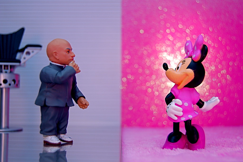 MiniMe vs. Minnie Mouse (343/365) MiniMe Identical clon… Flickr
