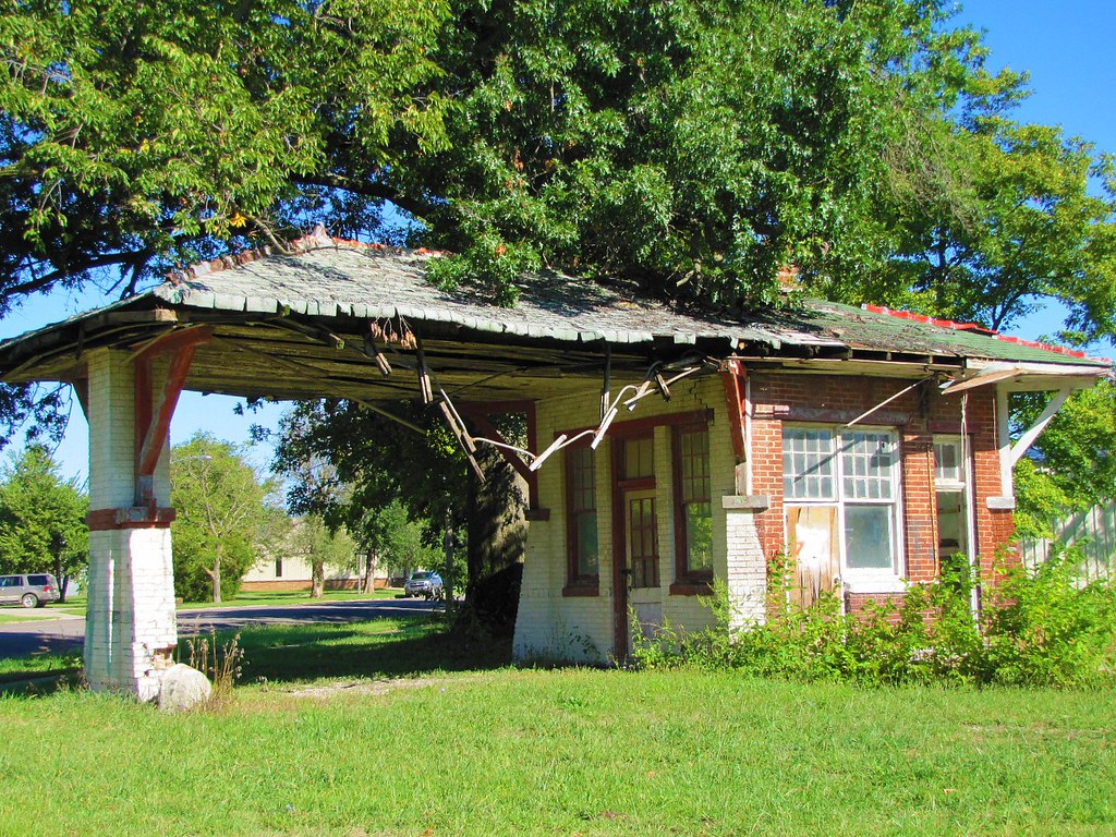 You could have seen it coming and going This vintage gas s… Flickr