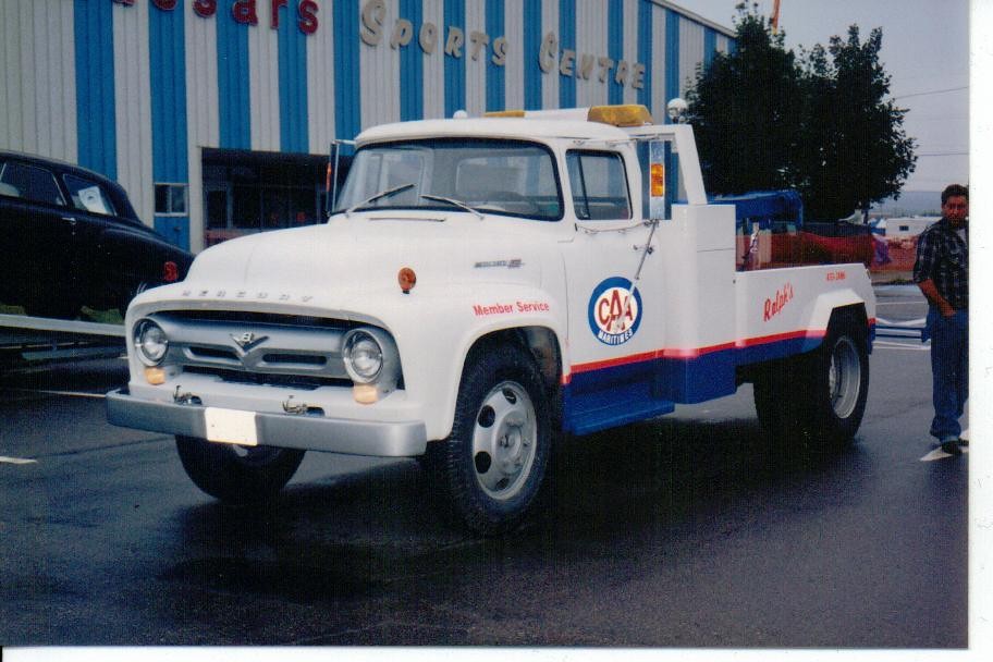 1956 Mercury tow truck The Mercury name was used on trucks… Flickr