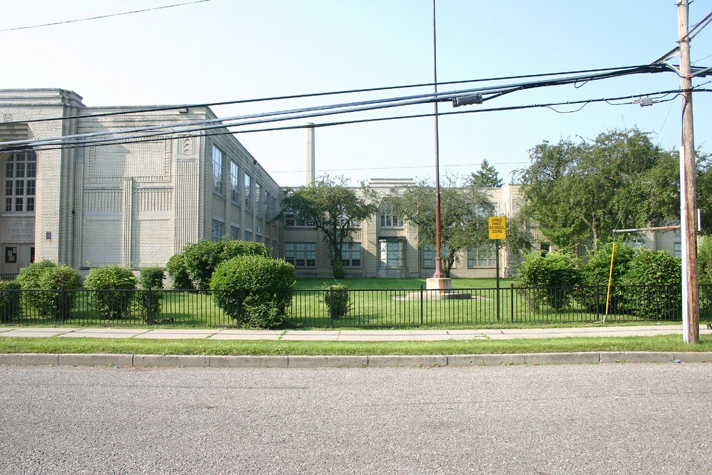 Anthony Wayne School The 1928 Wayne School is an Art Deco… Flickr