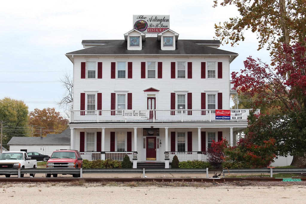 The Arlington A hotel in downtown De Soto, Missouri Brandon Bartoszek Flickr