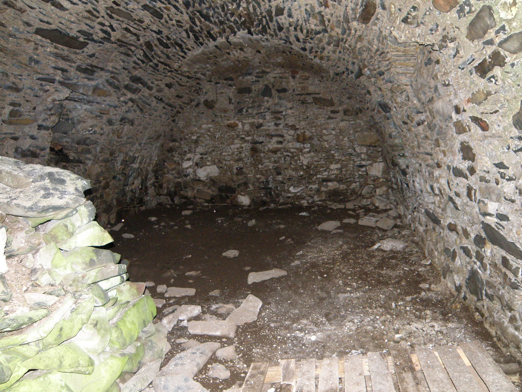 Vaulted Cellar Taken with flash in the vaulted cellar of E… Flickr