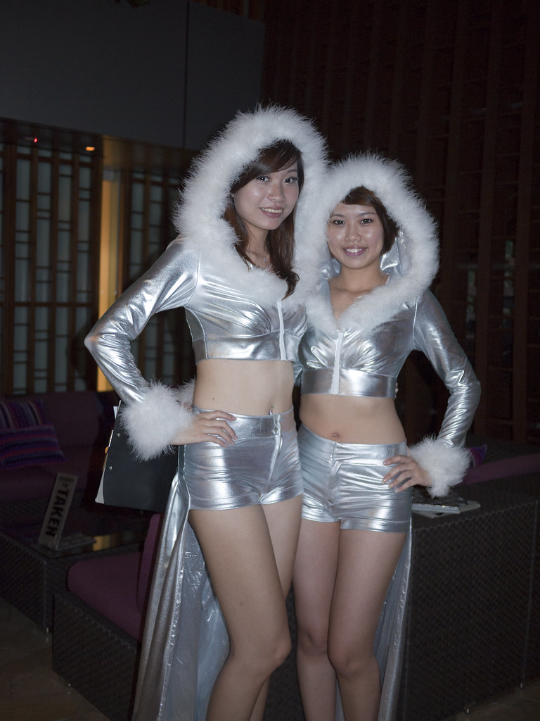 SkyBar Eskimo Girls 2 The Eskimo Girls Traders Hotel Sky… Flickr