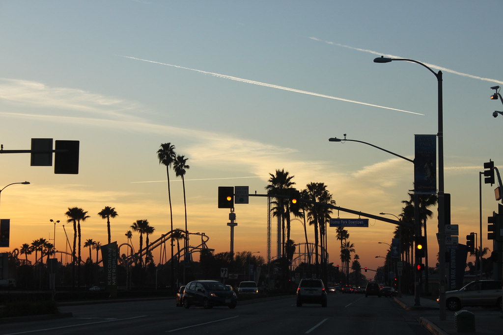chemtrails over knott's berry farm xenia por vida Flickr