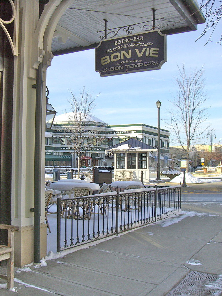Easton Town Center View across fountain & plaza. New Urban