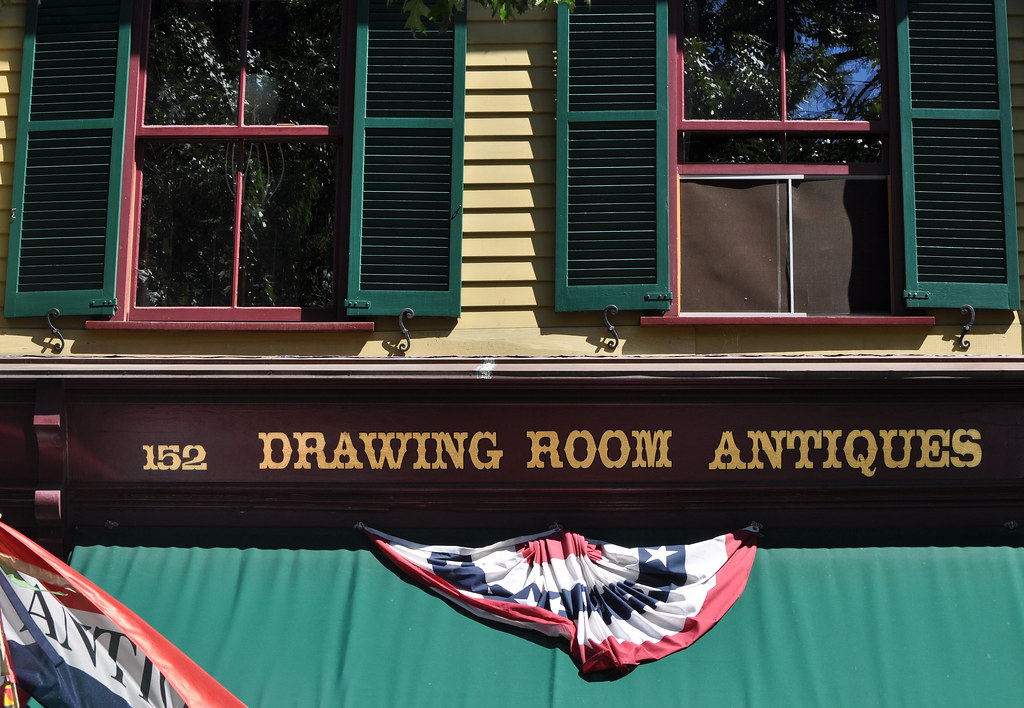 824 Newport, RI Greek Revival, 1800s Antique shop below, r… Flickr