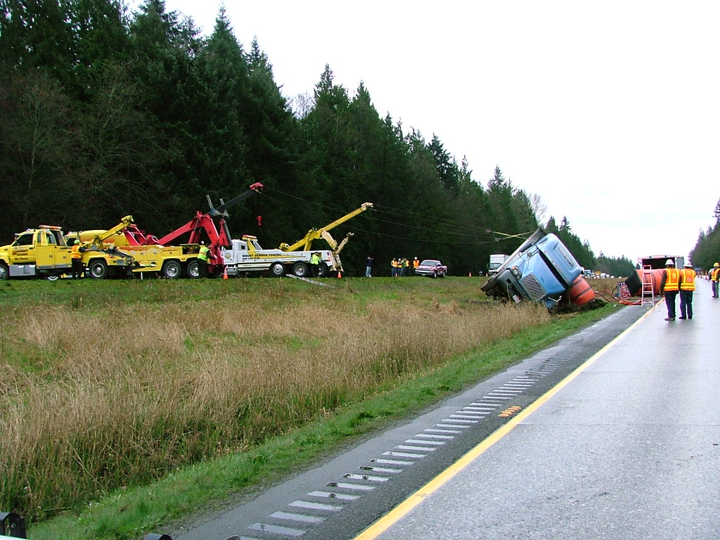 Tow trucks lift semi With the airbags fully deployed, the … Flickr
