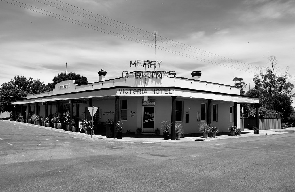 Victoria Hotel, Beulah VIC, Australia phunnyfotos Flickr