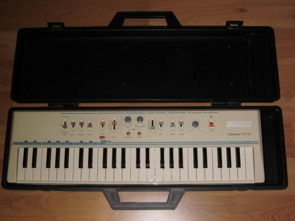 Casio MT45 This MT45 has been nicely preserved by the or… Flickr