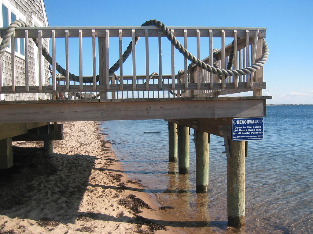 chap_91west_side View of Poor Richard's Landing from the b