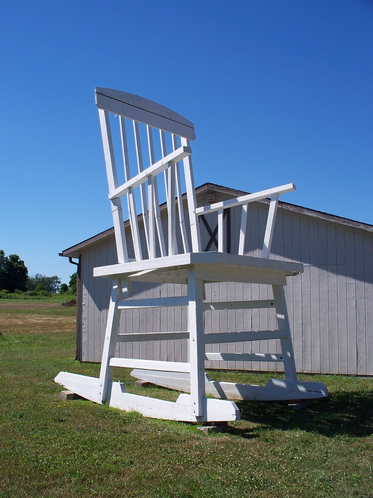 OH Austinburg Giant Chair Giant rocking chair in Austinb… Flickr