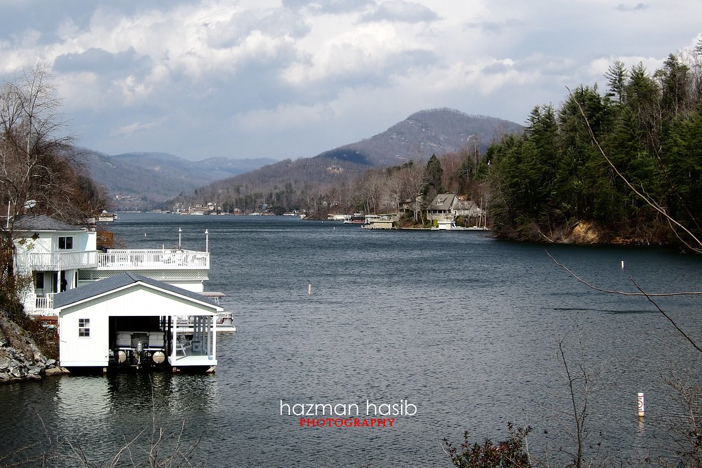 Lake Lure, North Carolina HazmanHasib Flickr