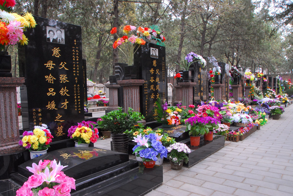 Qing Ming Jie Babaoshan Revolutionary Cemetery Today is … Flickr