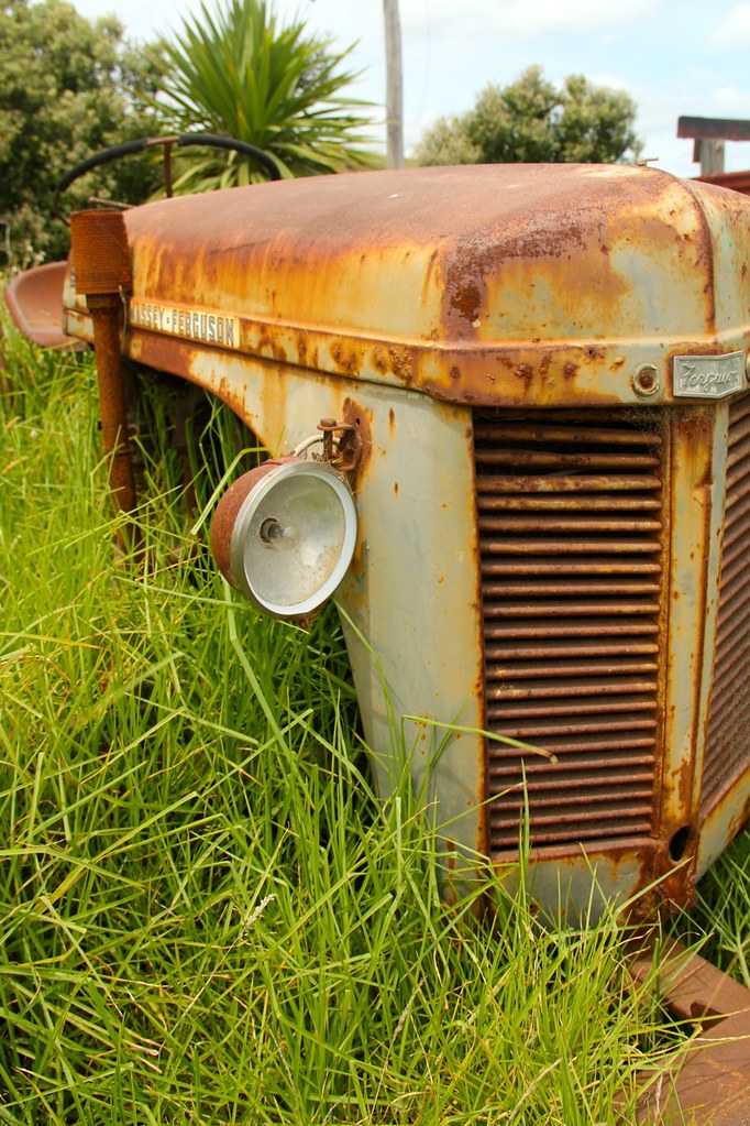 Rusty Farm Equipment Raglan, New Zealand brian.c.ahearn Flickr