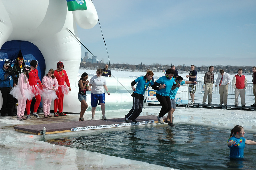 Minneapolis Polar Bear Plunge 2011 More than 2,900 people … Flickr