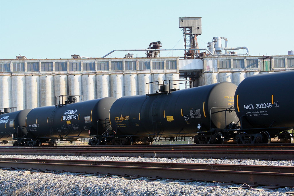Tank cars on Clinton Drive North side of the Houston Ship … Flickr