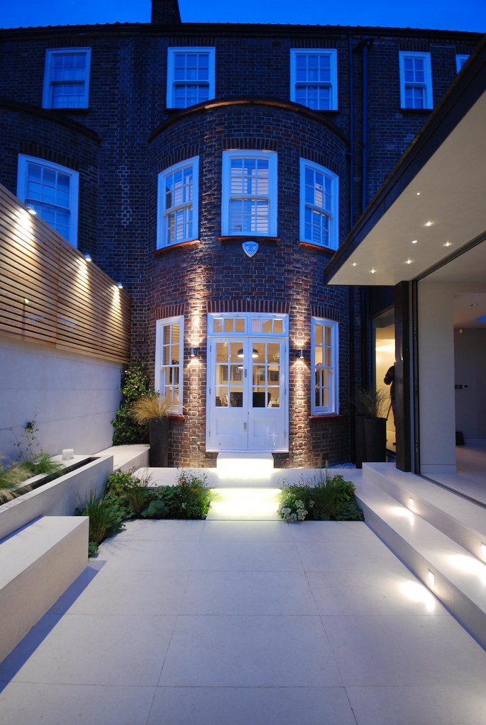 Courtyard in Chelsea 16 copyright Charlotte rowe Garden De… Flickr