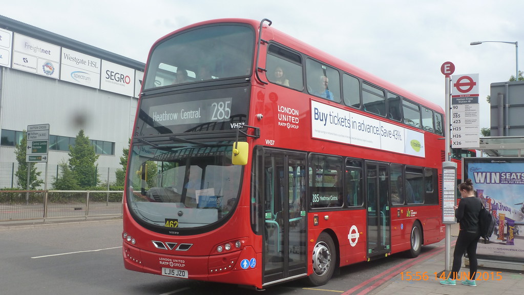 P1340519 VH37 LJ15 JZO at Hatton Cross Station Hatton Road… Flickr