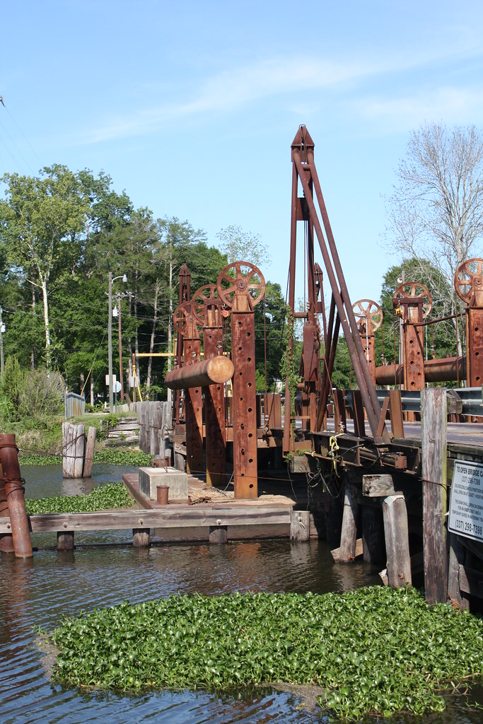 Butte Larose Pontoon Bridge (St. Martin Parish, Louisiana)… Flickr