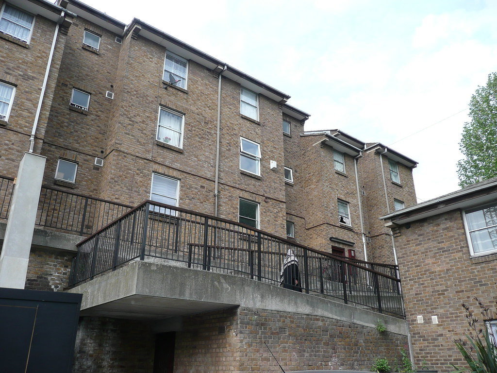 John Rennie Walk £229000£220000 apartment_wapping Flickr