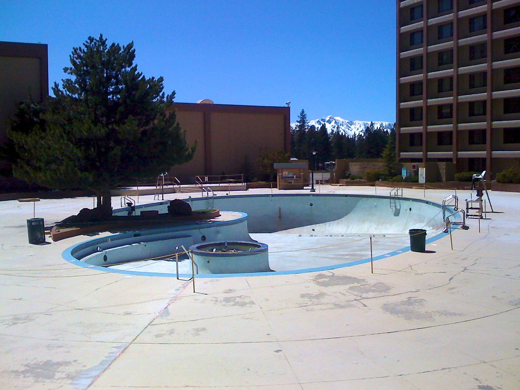 11' pool Horizon Sam Beebe Flickr