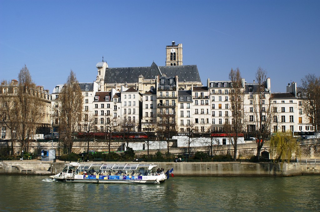 P16/Seine River and Quai de l'Hotel De Ville/ Seine River … Flickr