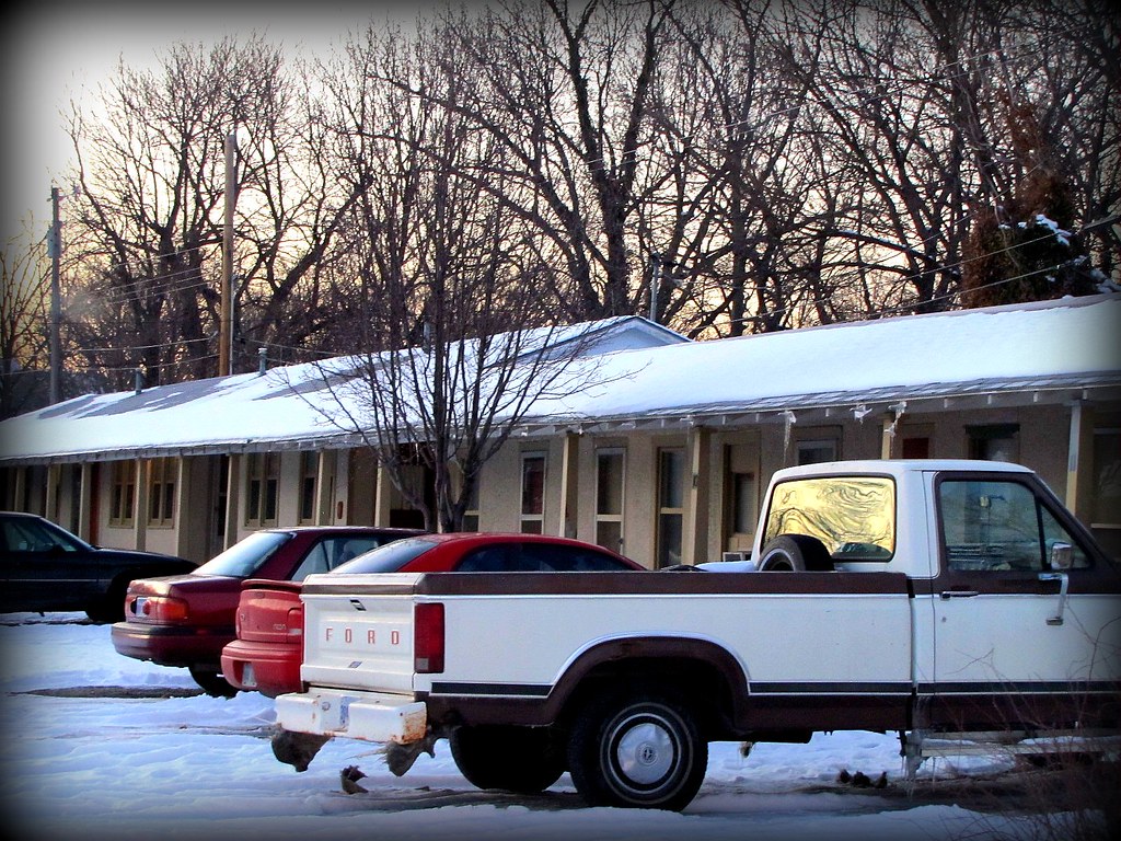 Motel turned apartments Burlington, Kansas. jimsawthat Flickr