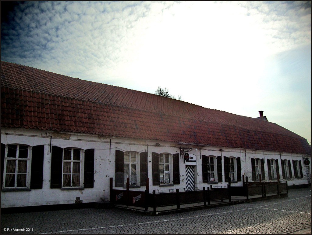 't Oud Gemeentehuis, Wieze a photo on Flickriver