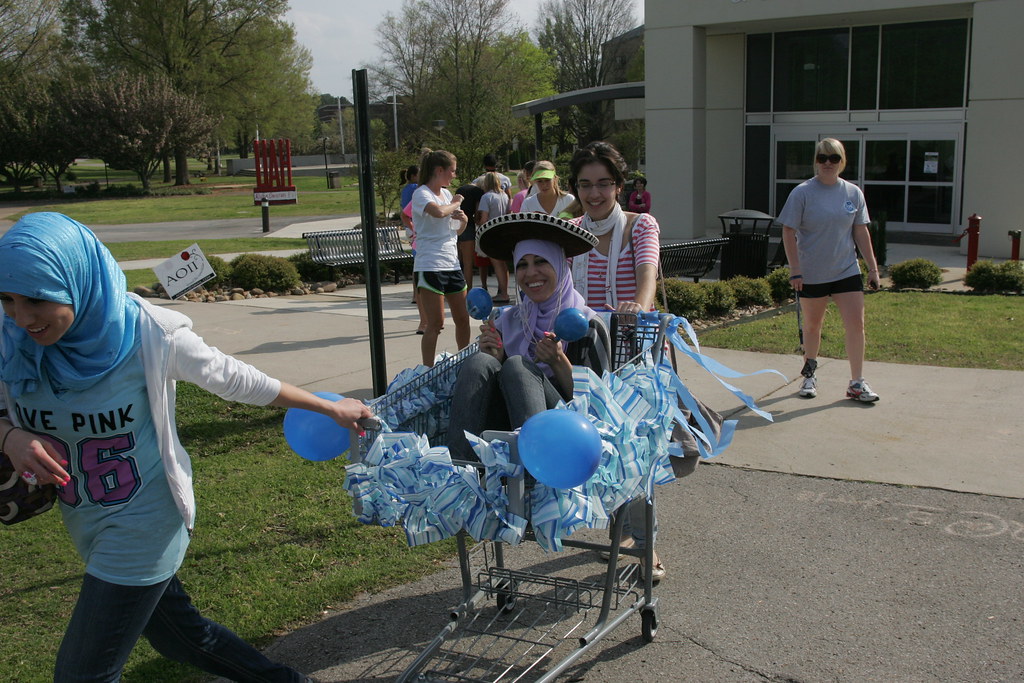 2011 Shopping Cart Parade UAH Flickr