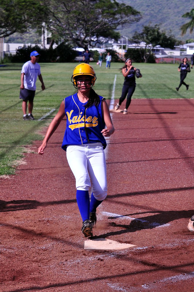Kaiser Cougars vs Moanalua Menehunes Softball 56 2011 OIA … Flickr