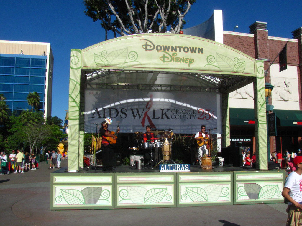 Alturas performs at the 25th Annual AIDS Walk Orange Count… Flickr