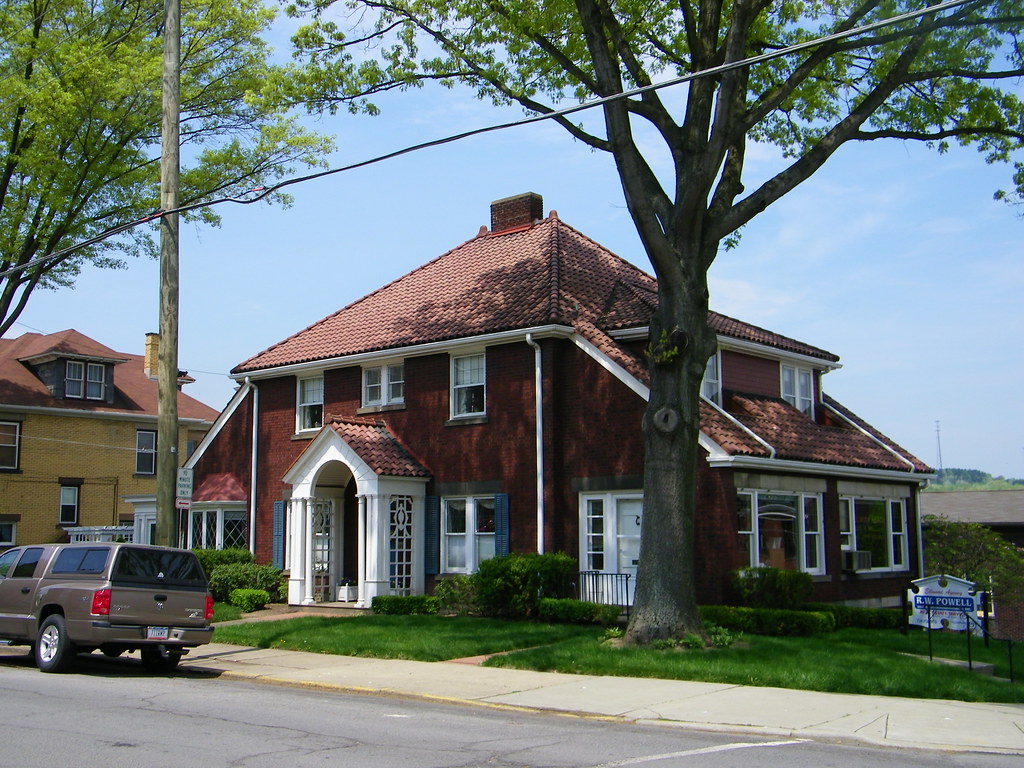 elwood city 7 There are lots of residential buildings in t… Flickr