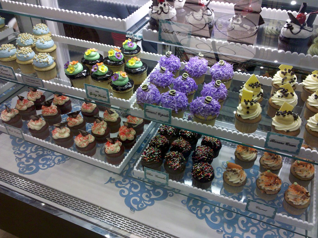 Cupcakes in Vegas 1 Sweet Surrender Cupcake Shop in the Ve… Flickr