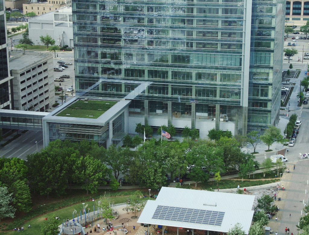 Hess Tower, Houston A closer look at the base of the Hess … Flickr