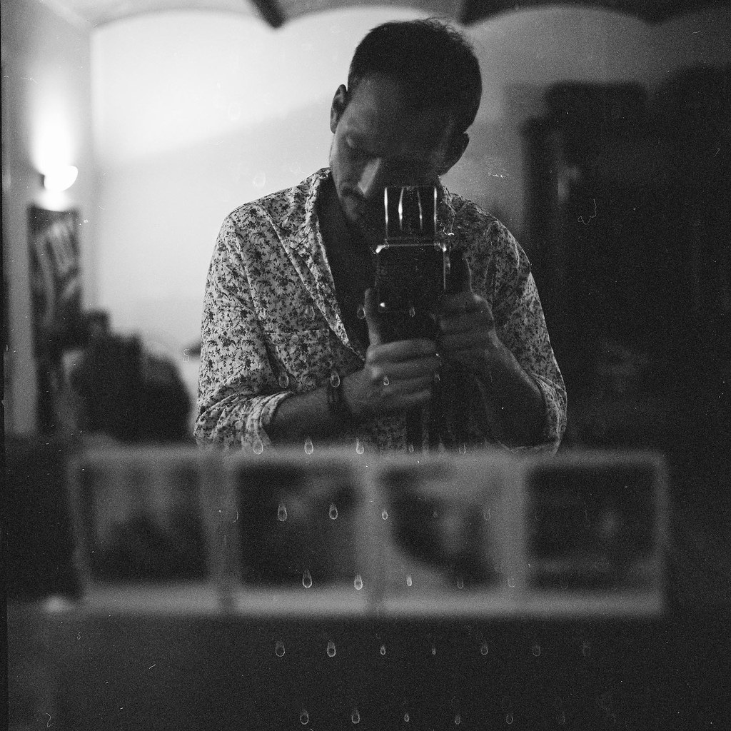 hasselblad in the mirror trying hasselblad first time 6x6 … Flickr